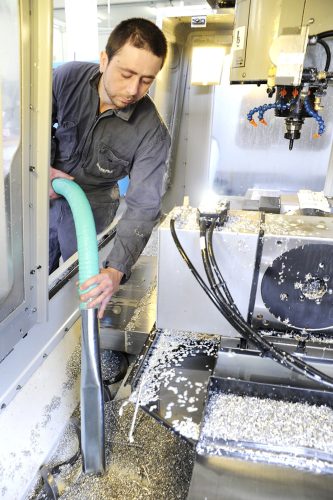 Industrijski usisavač Nilfisk S3B L 100 (Pro, 2 godine jamstva, 1 besplatan posjet održavanju godišnje, maks. 250 radnih sati godišnje)