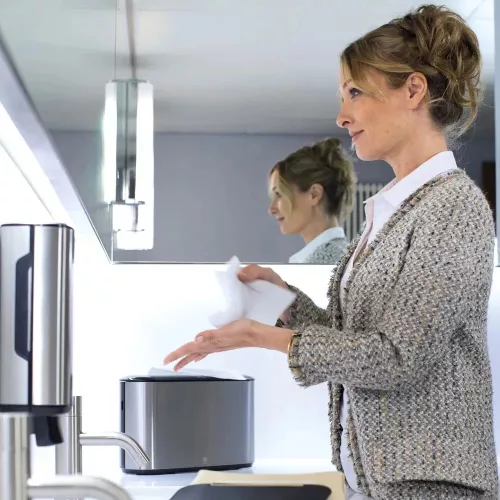 Tork Xpress® Multifold pultra tehető kéztörlő-adagoló Rozsdamentes acél