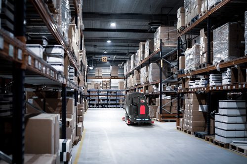 Batteriebetriebener Aufsitz-Bodenreiniger Viper AS1050R mit voller Ausstattung